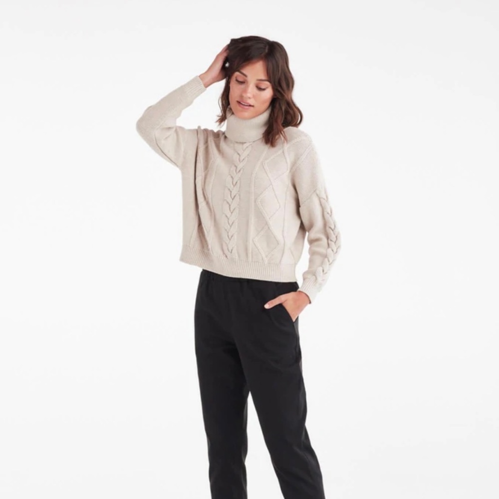 The Cropped Cable Knit Sweater - Vetta Capsule